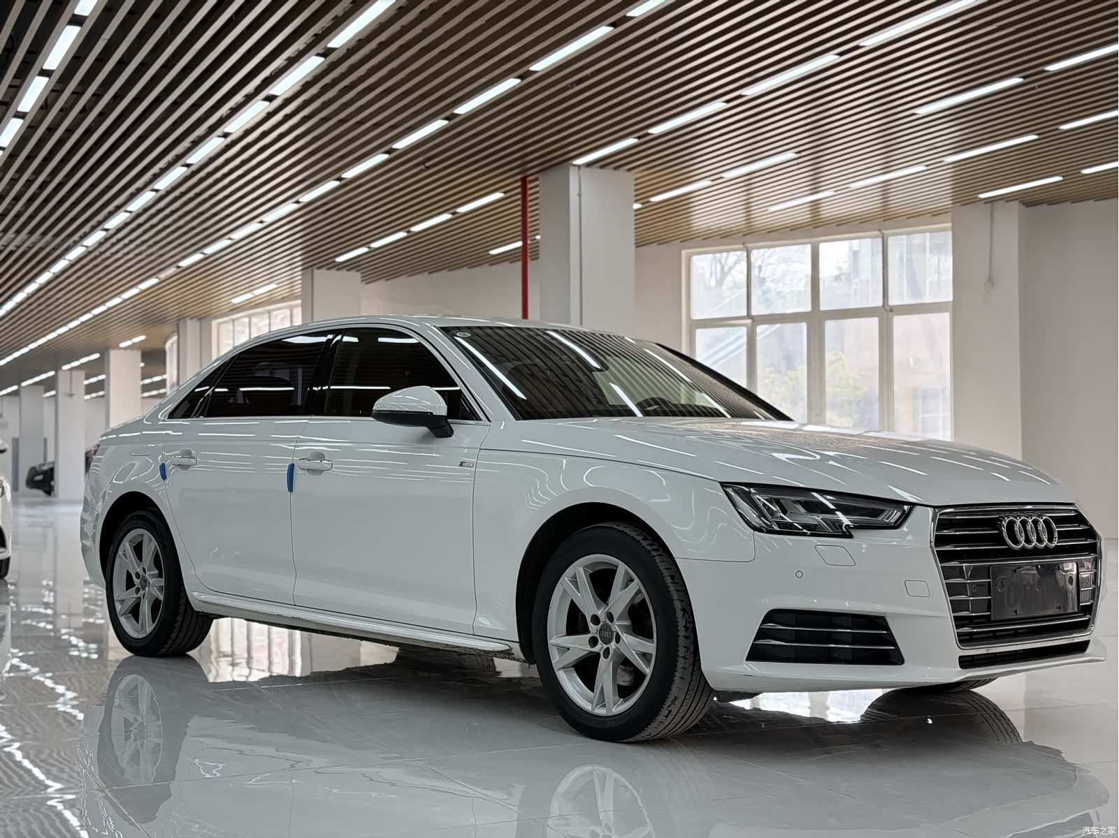 Audi A4L, 2018 3