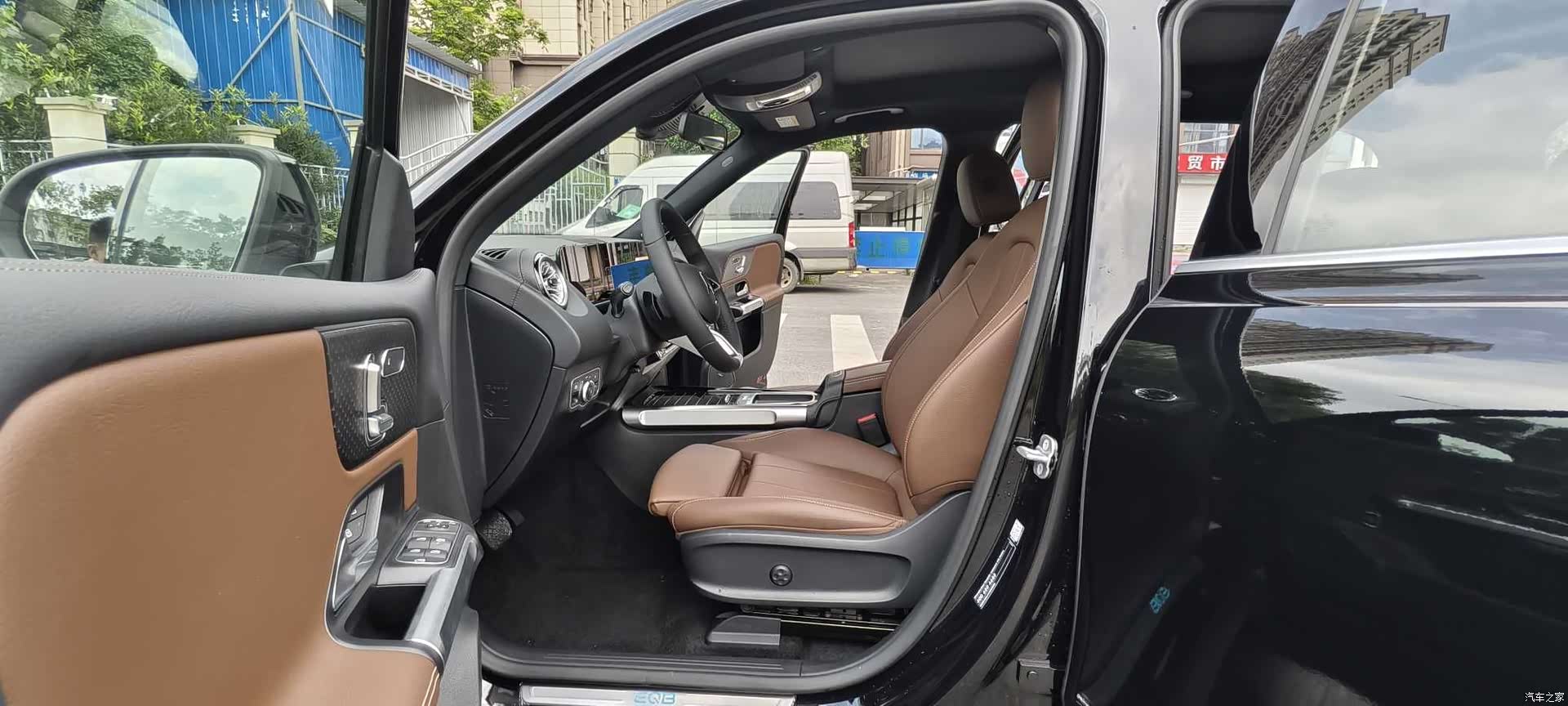 Mercedes-Benz EQB, 2026 13