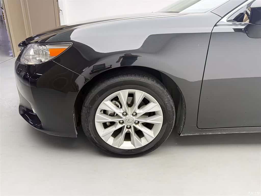 Lexus ES, 2014 10