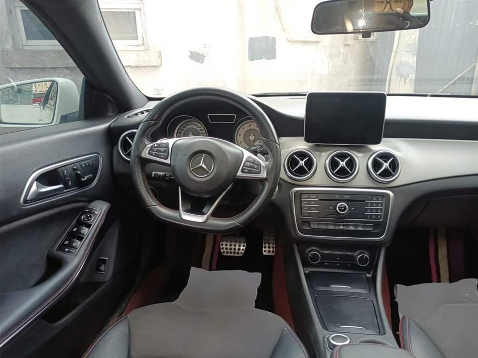 Mercedes-Benz CLA