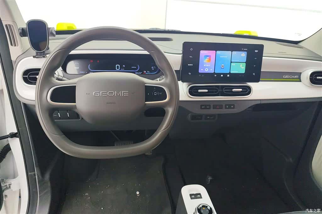 Geely Panda, 2025 12