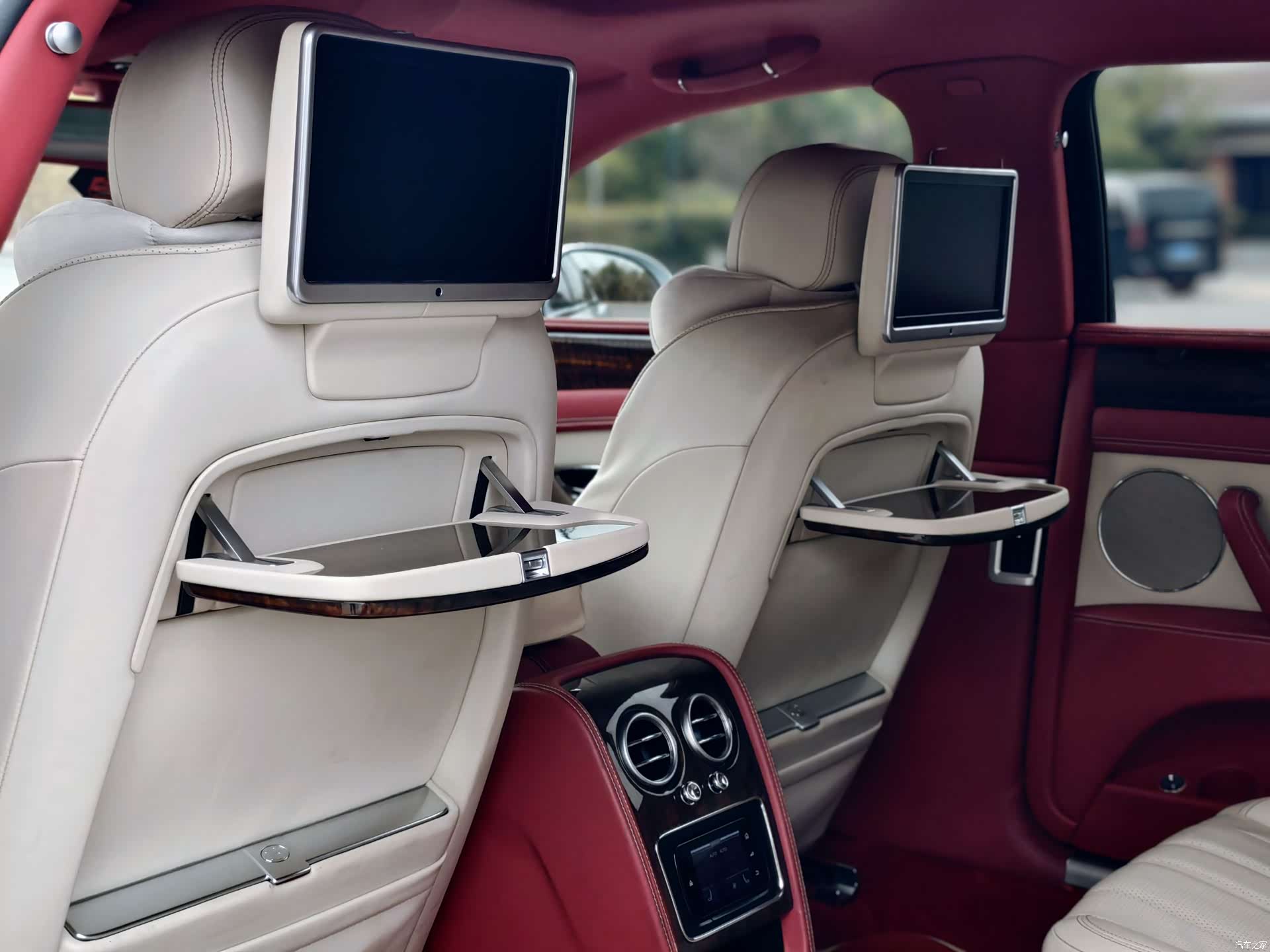 Bentley Flying Spur, 2016 15