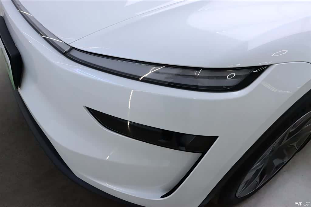 Tesla Model Y, 2025 31