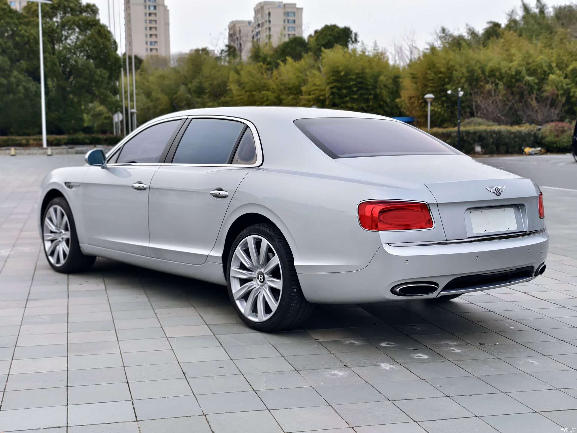 Bentley Flying Spur, 2016 8