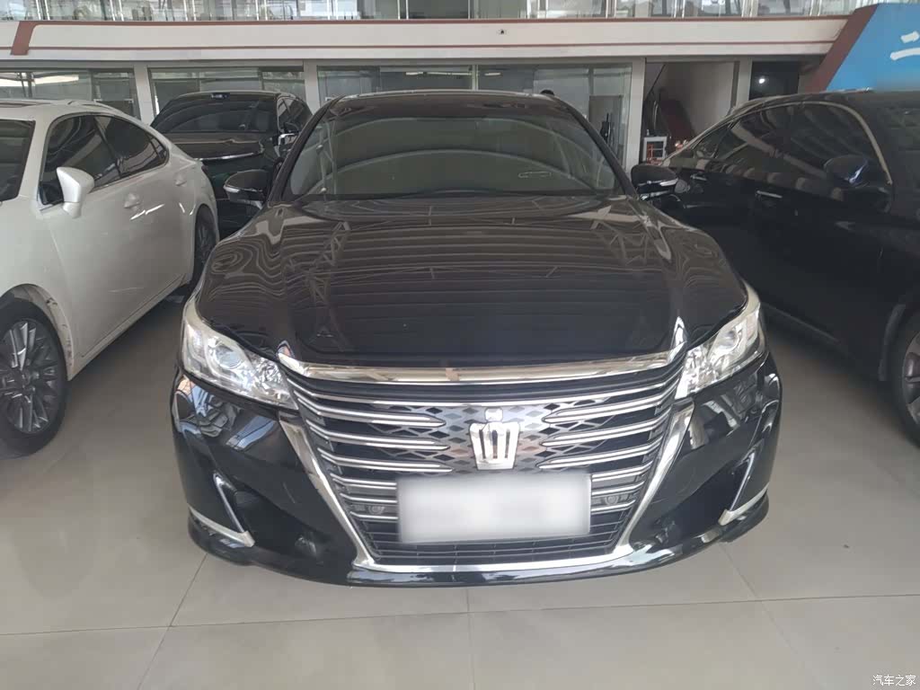 Toyota Crown, 2016 3