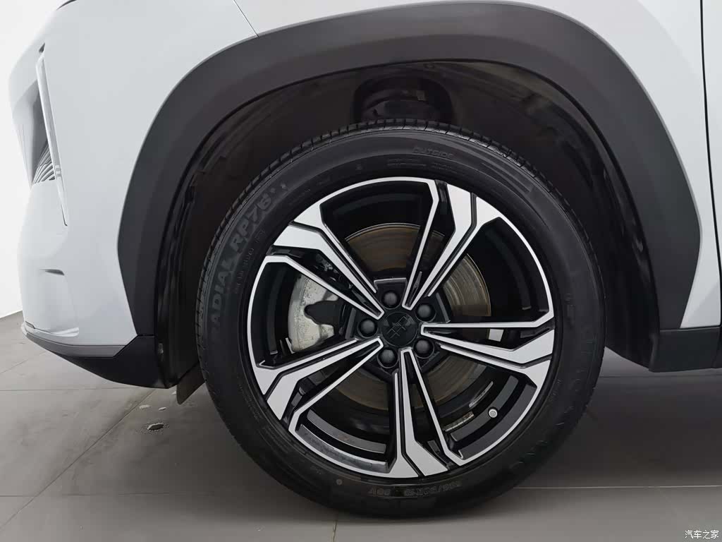 Geely Galaxy L7, 2024 17