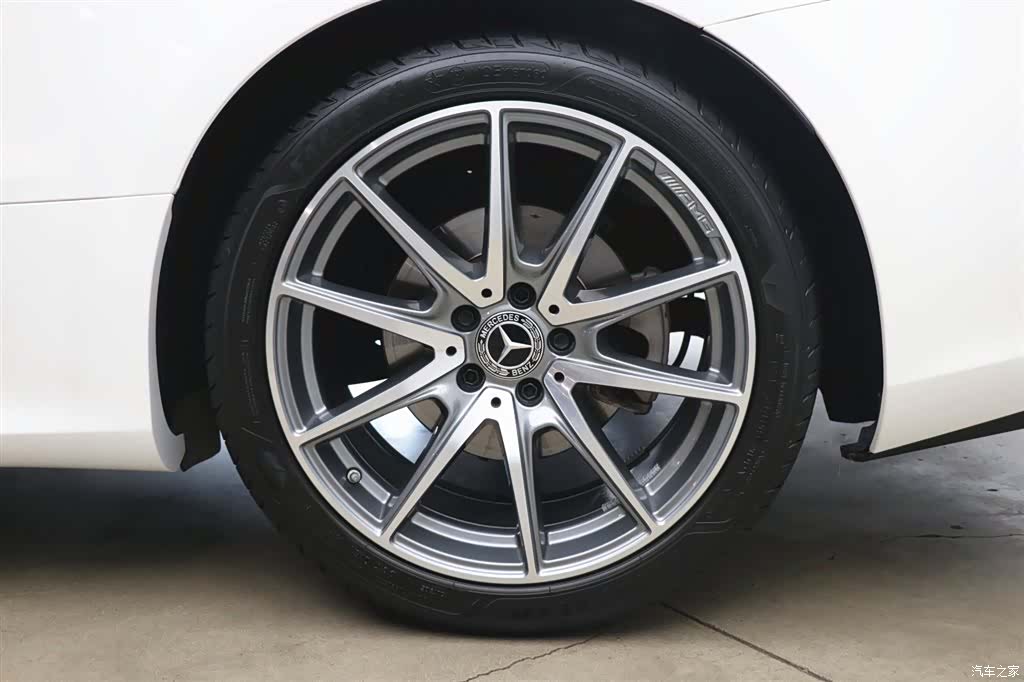 Mercedes-Benz E-Class, 2022 27
