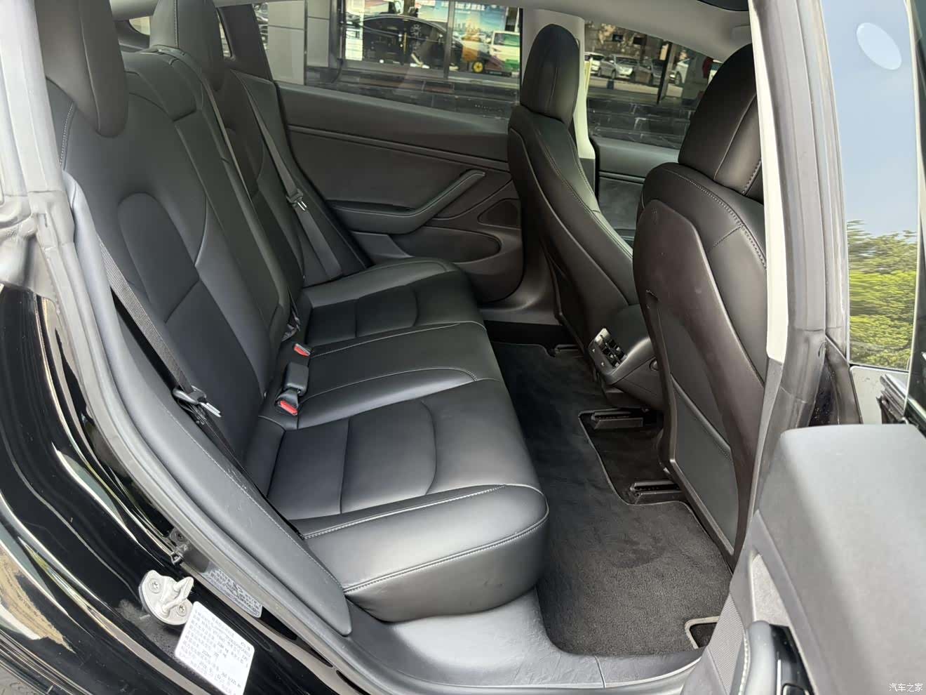 Tesla Model 3, 2019 22
