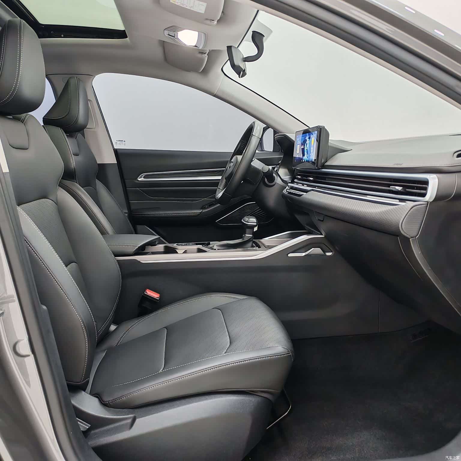Geely Emgrand, 2022 8