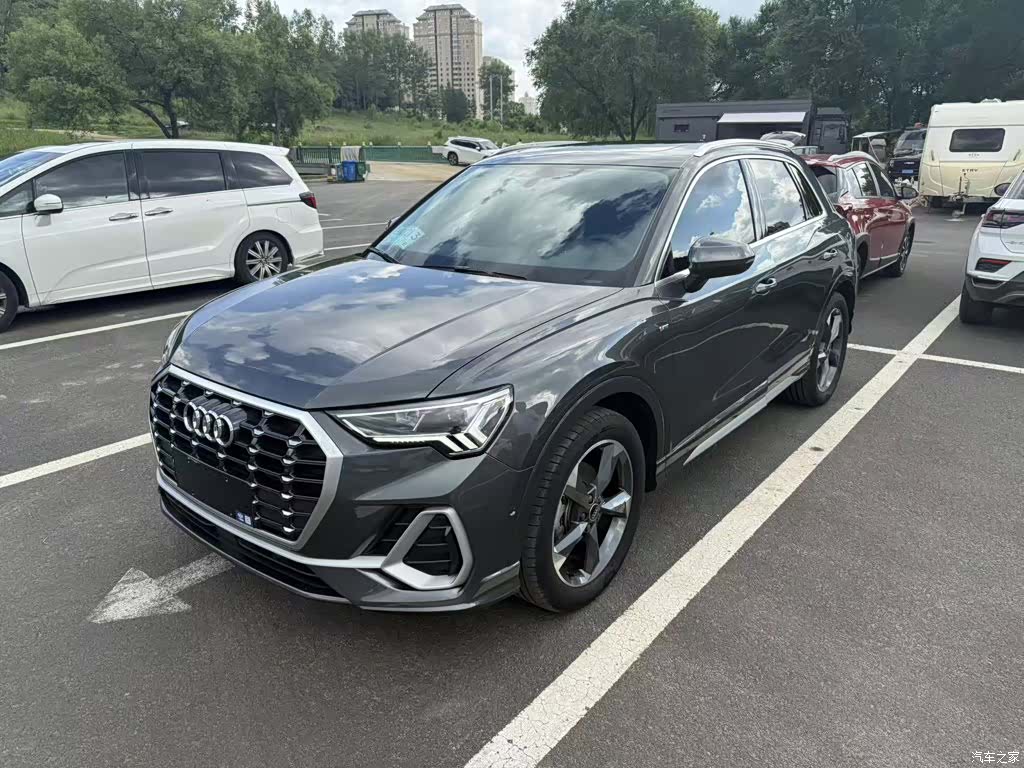 Audi Q3, 2022 1