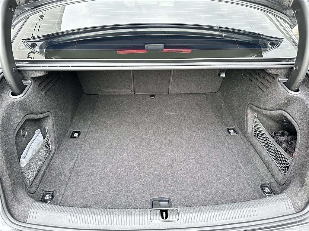 Audi A4L, 2025 8