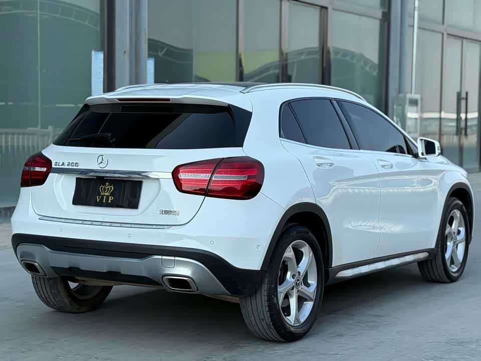 Mercedes-Benz GLA