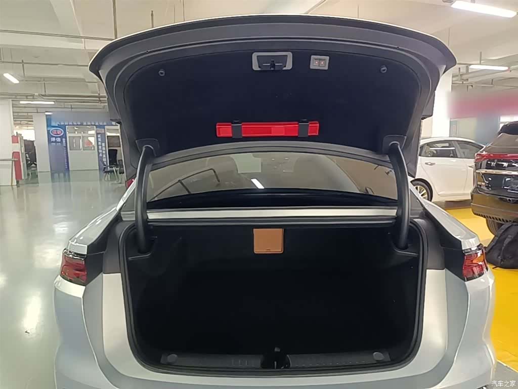 BYD Han, 2025 19