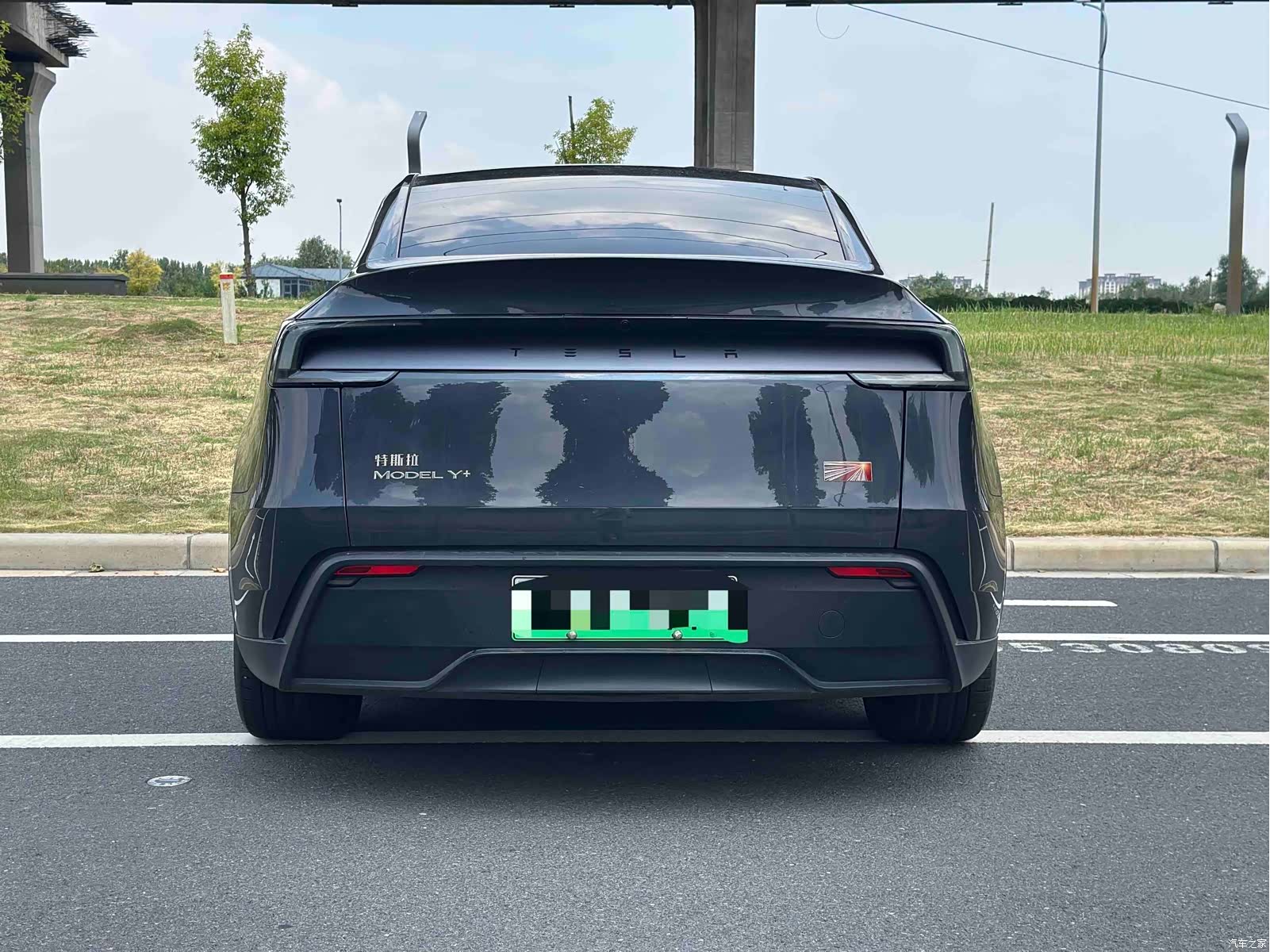 Tesla Model Y, 2025 9