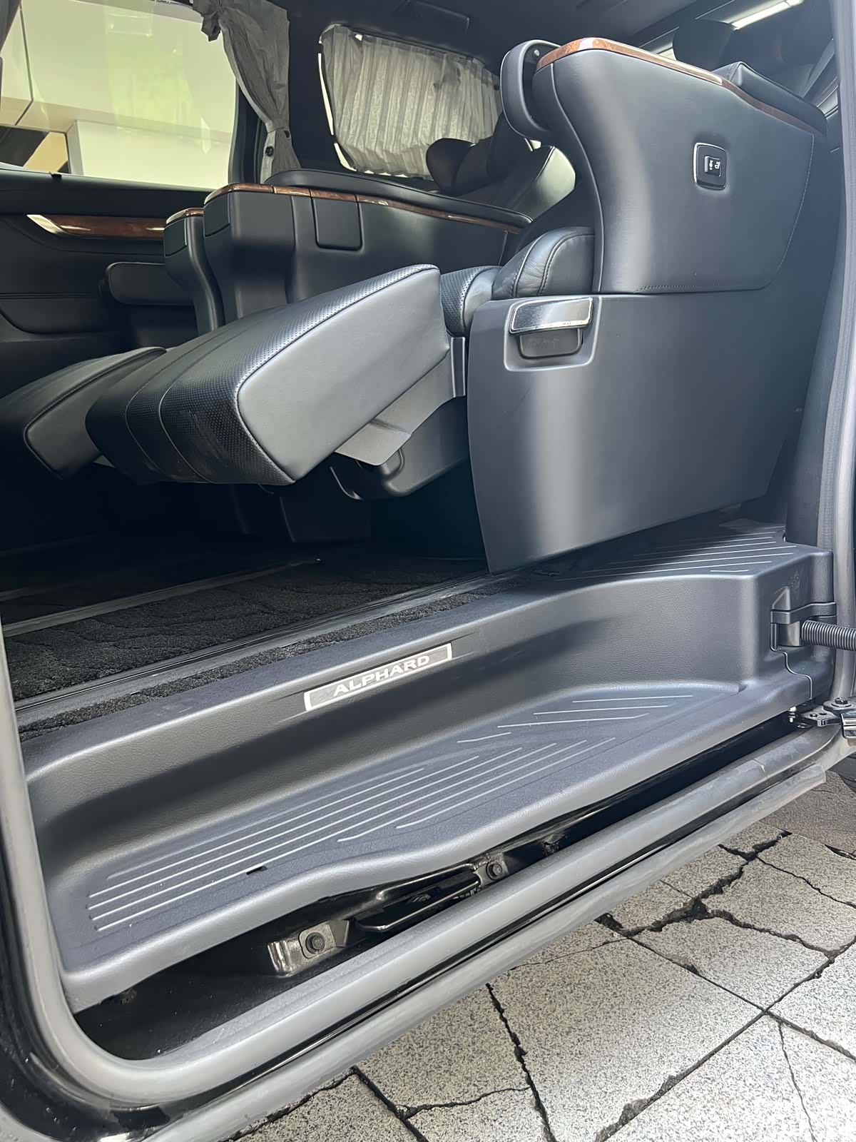 Toyota Alphard, 2015 16