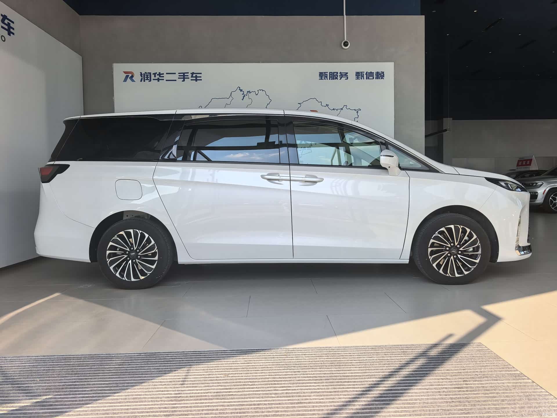 Buick GL8, 2025 3