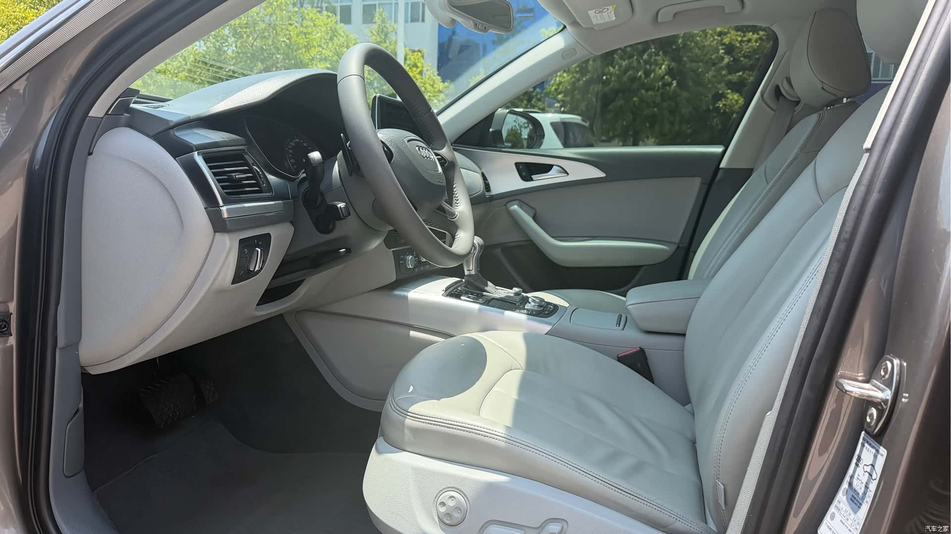 Audi A6L, 2014 6