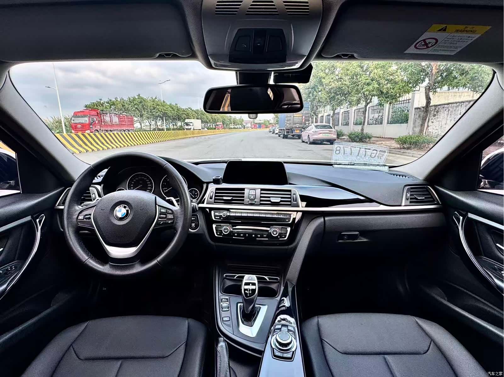 BMW 3 Series, 2017 все фото