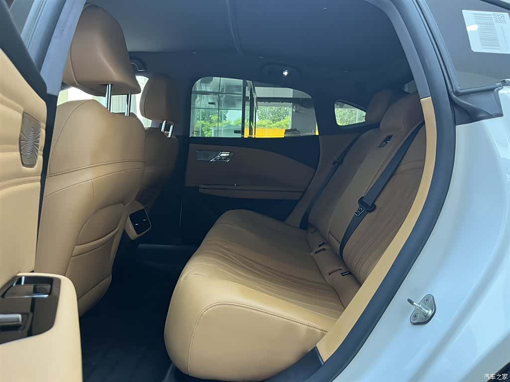 Geely 8, 2025 15