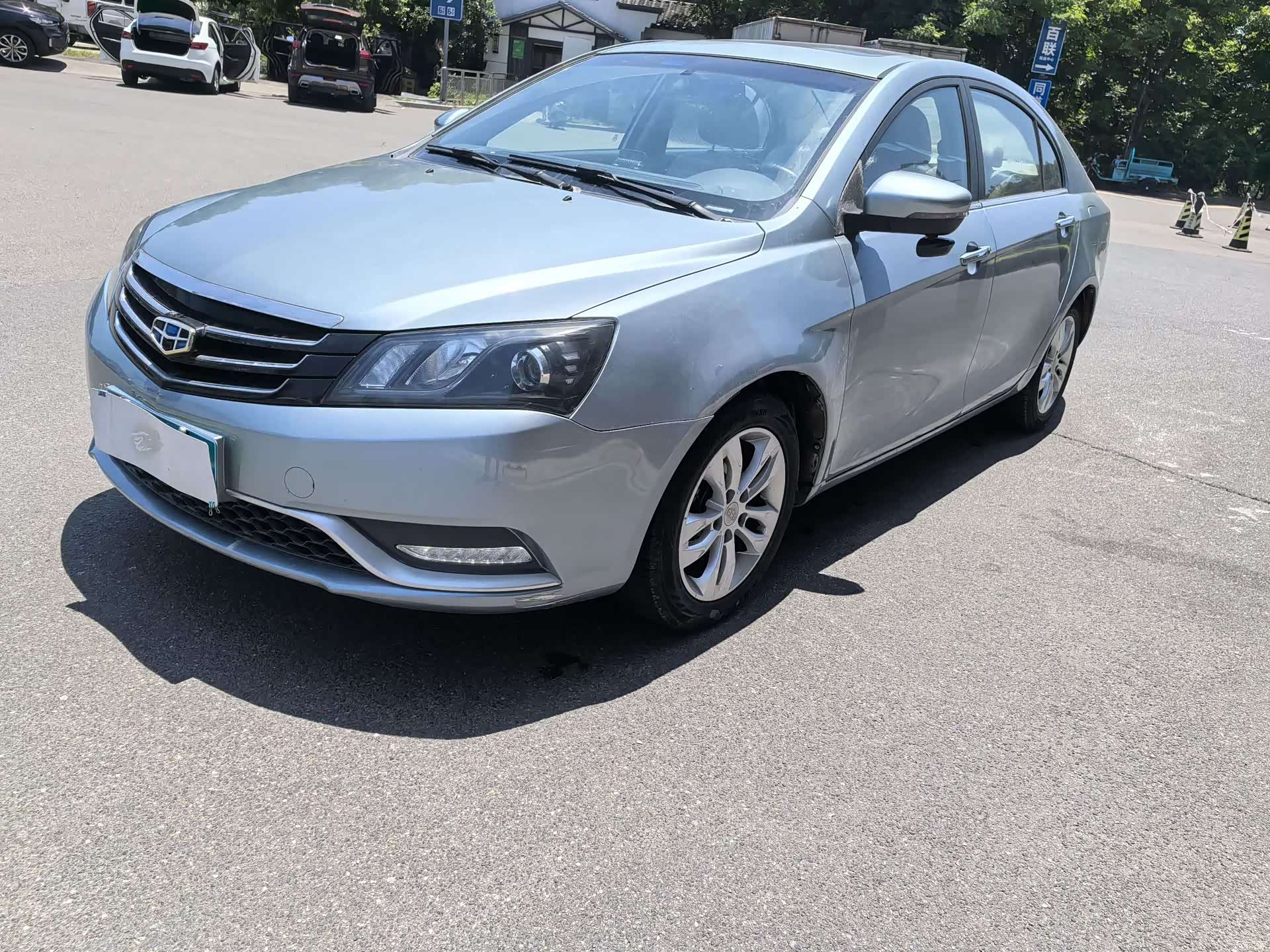 Geely Emgrand, 2015 1