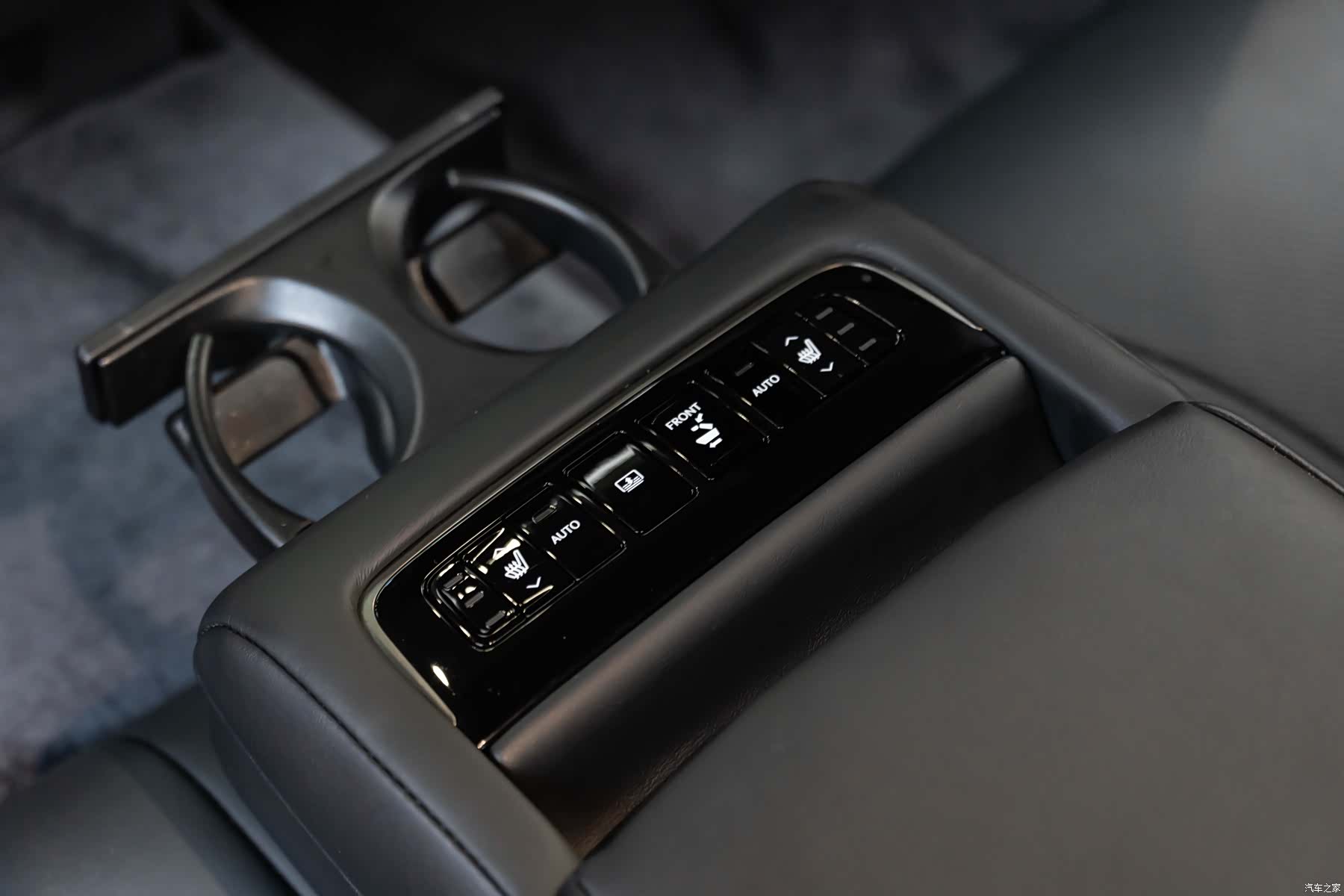 Lexus LS, 2021 21