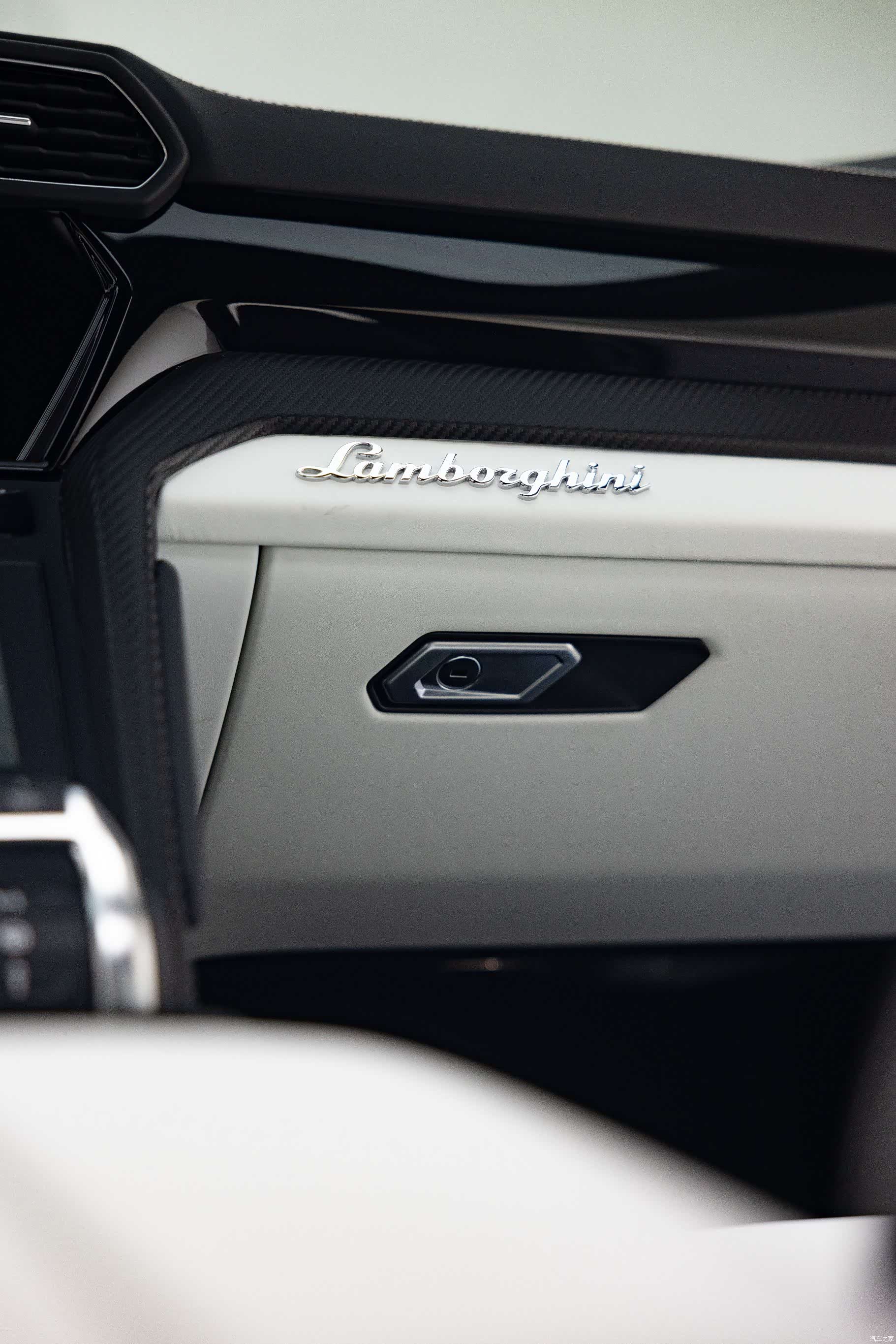 Lamborghini Urus, 2021 20