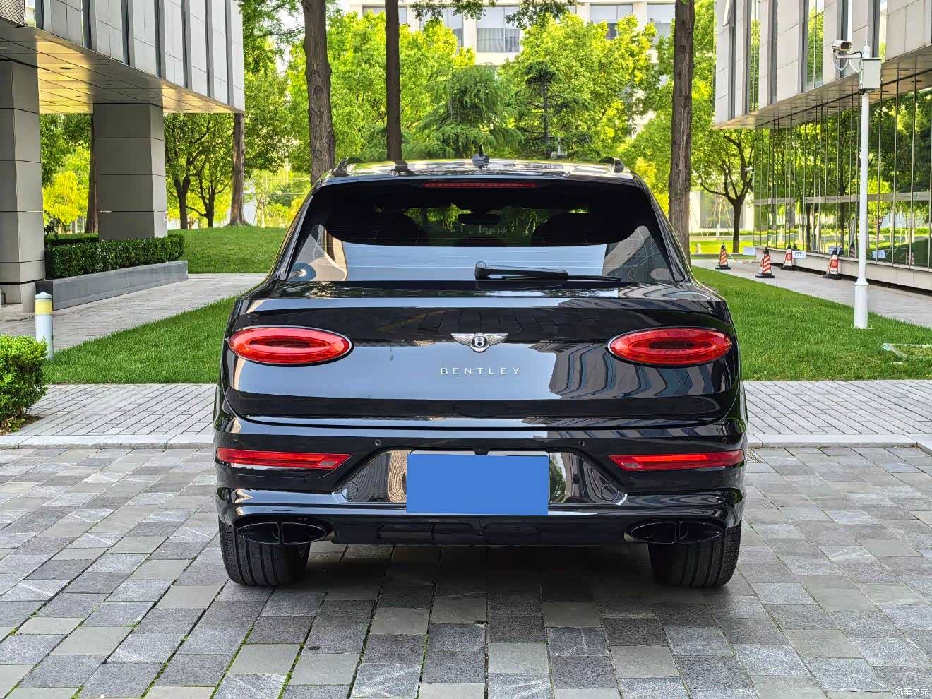 Bentley Bentayga, 2021 49