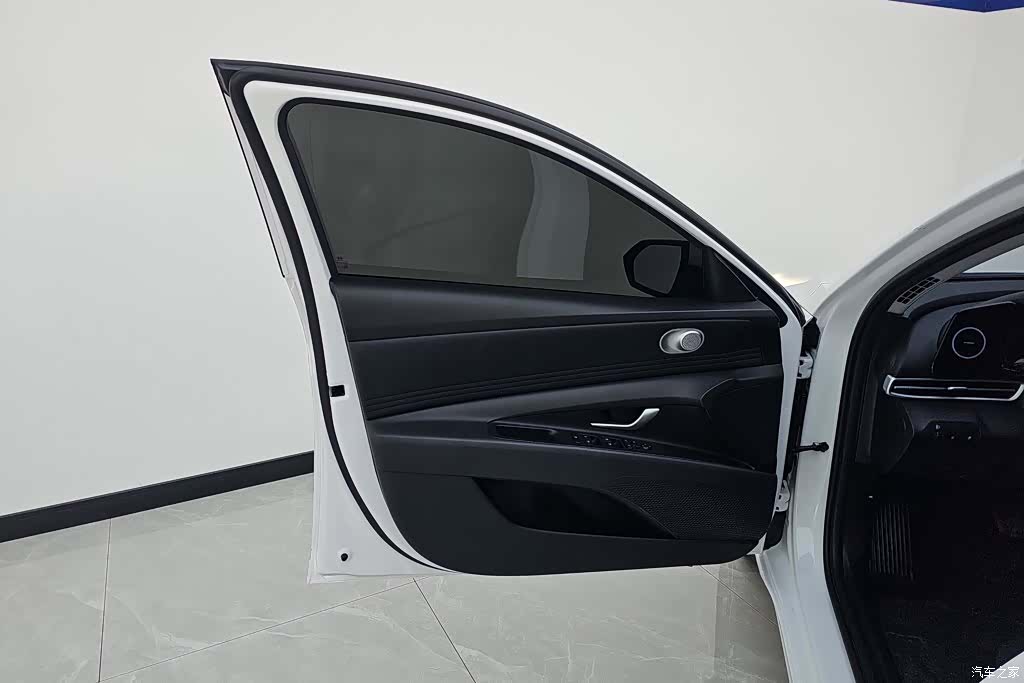 Hyundai Elantra, 2025 7