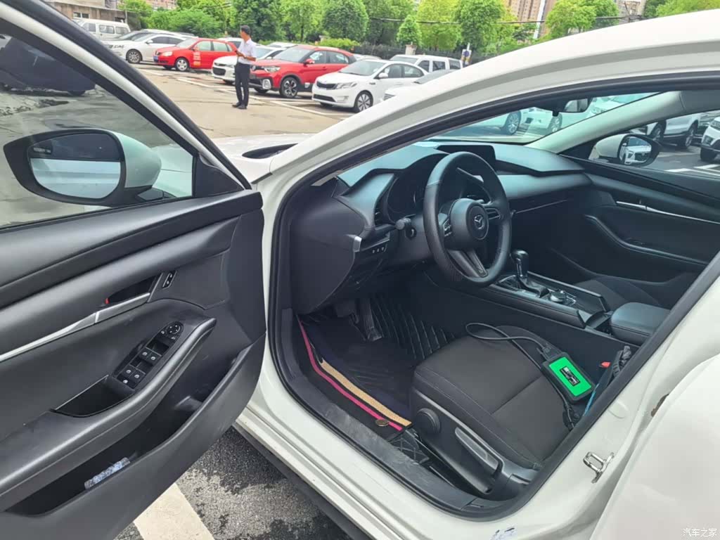 Mazda Mazda3, 2023 16