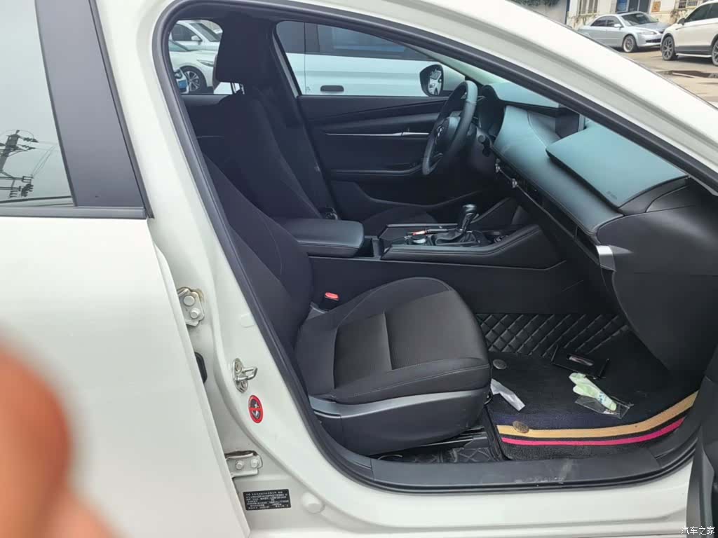 Mazda Mazda3, 2023 25