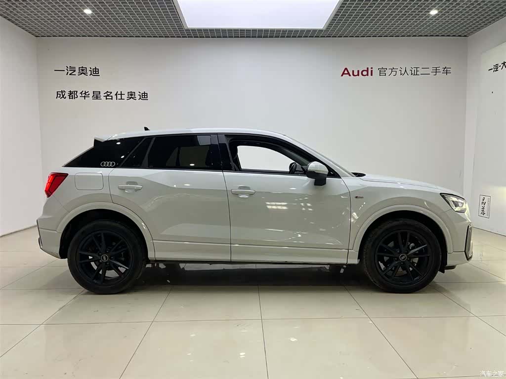 Audi Q2L, 2023 3