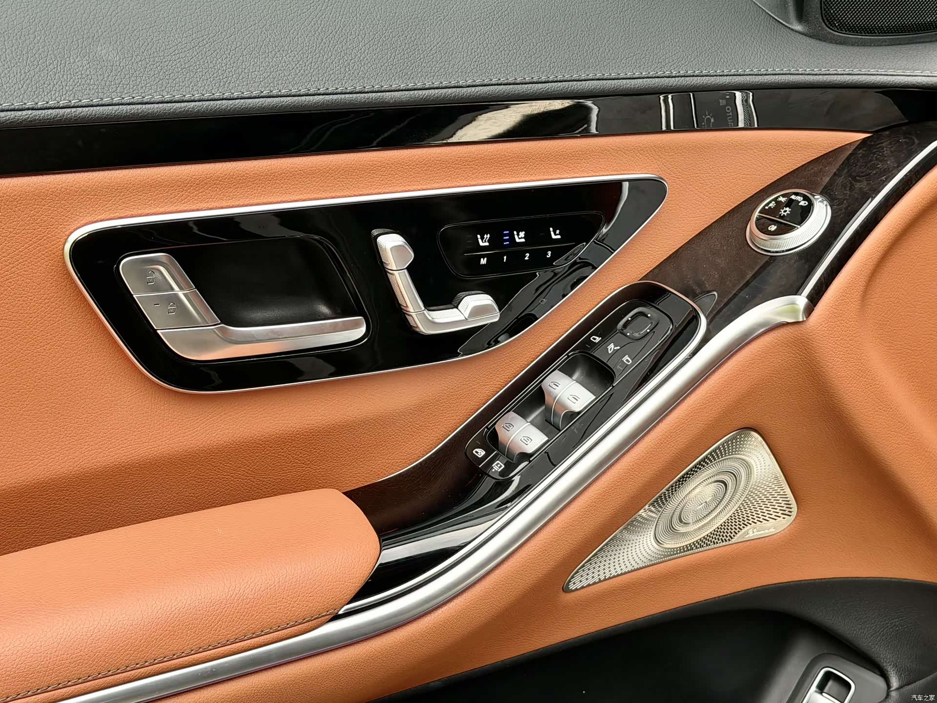 Mercedes-Benz S-Class, 2024 18