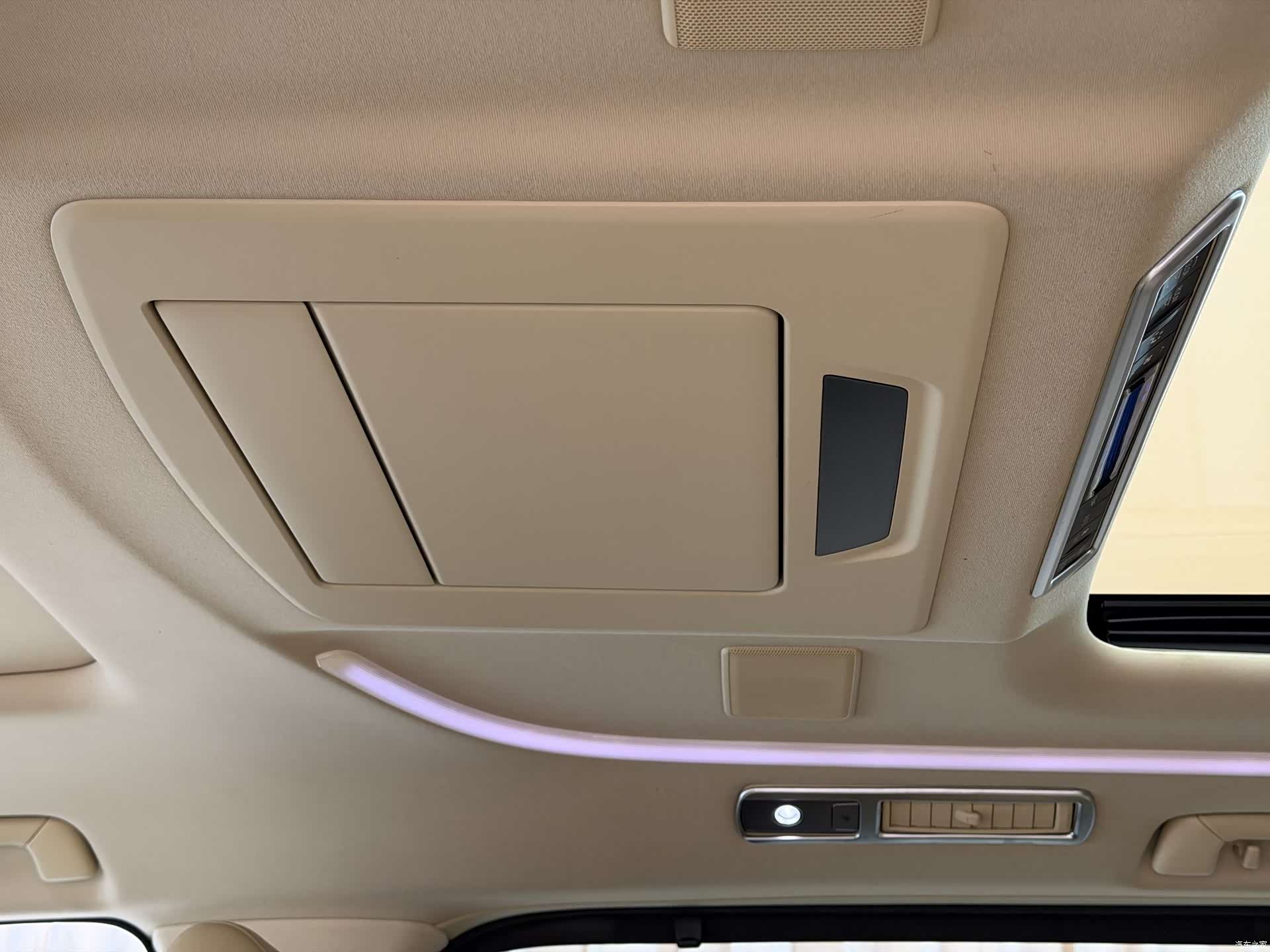 Toyota Alphard, 2018 8
