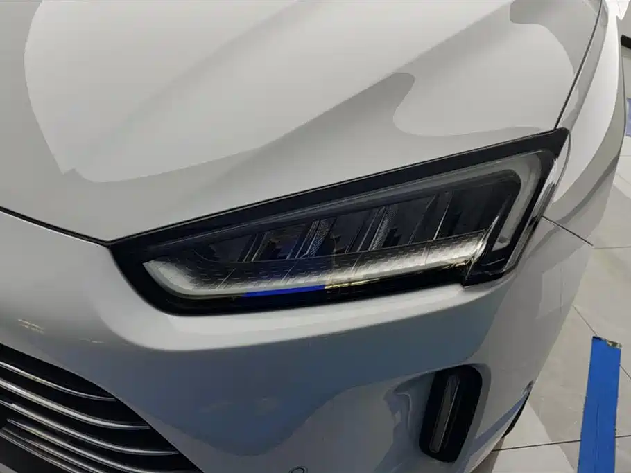 AITO Ask the world M5