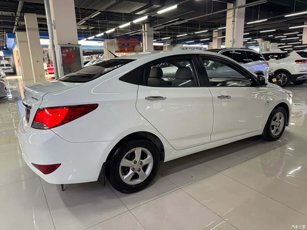 Hyundai GLX, 2015 9