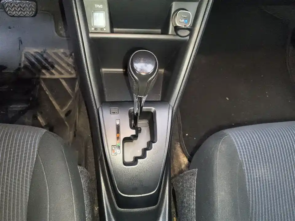 Toyota YARiS L to enjoy