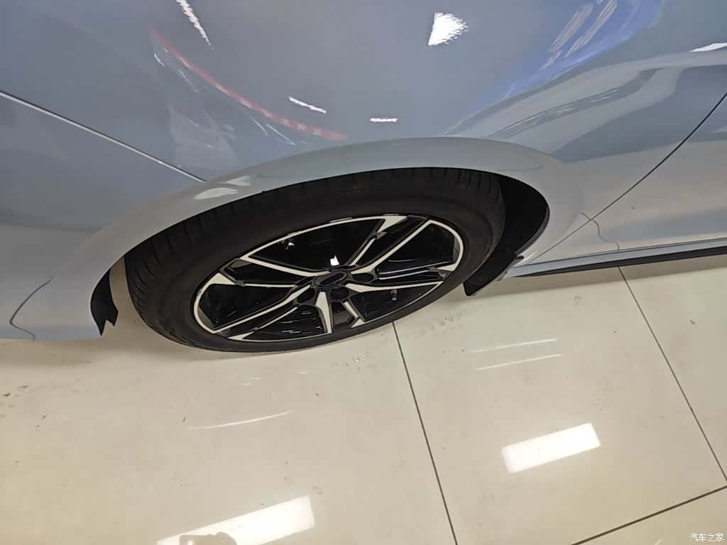 Geely Binray, 2023 23