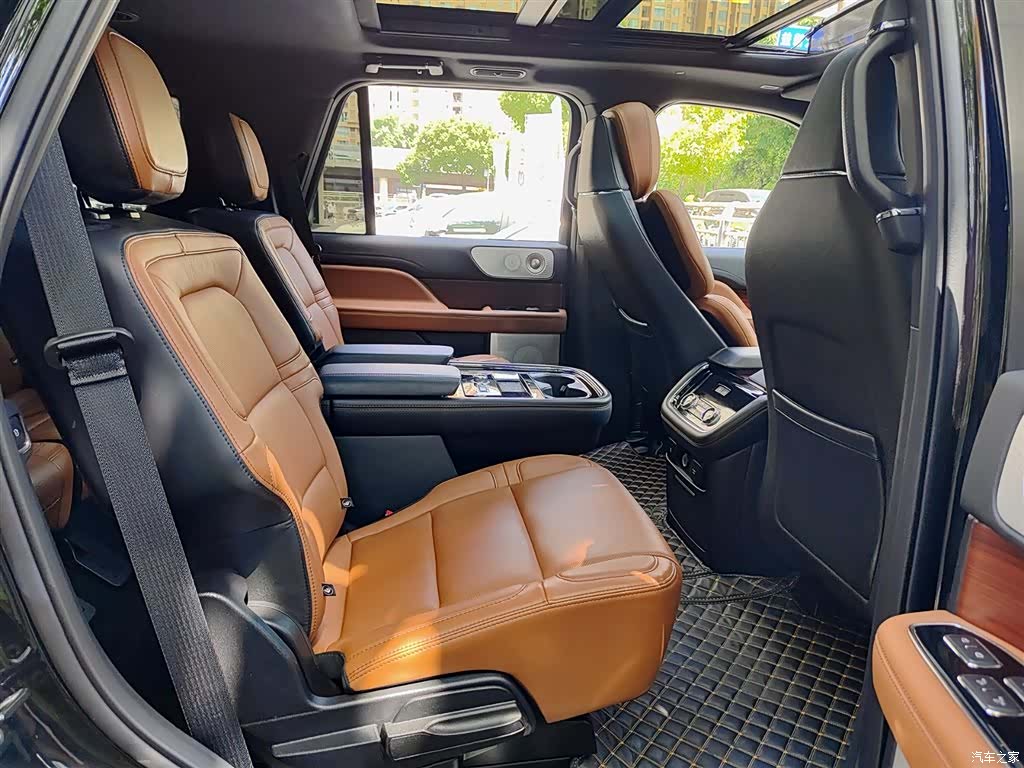 Lincoln Navigator, 2021 11