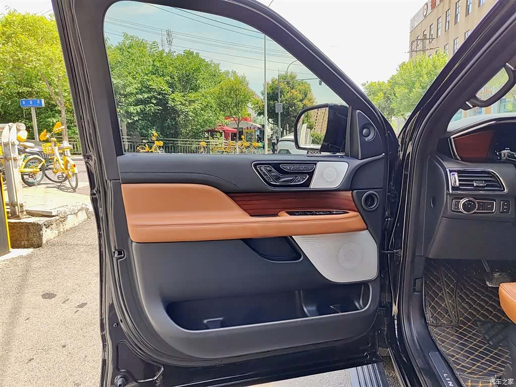 Lincoln Navigator, 2021 6
