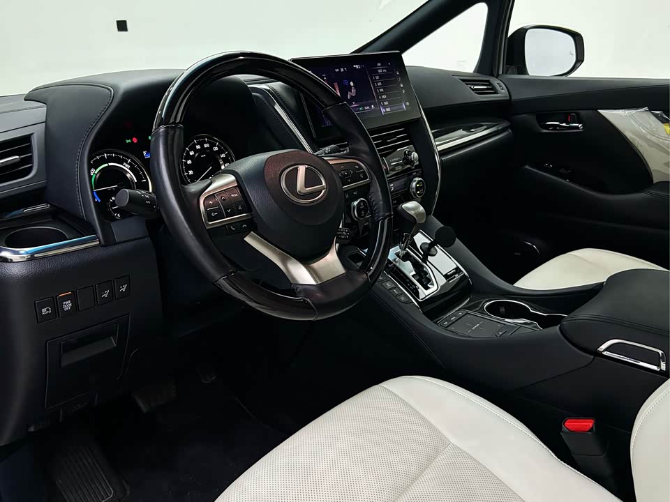 Lexus LM Lexus LM