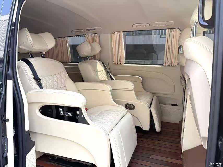 Mercedes-Benz 7, 2018 все фото