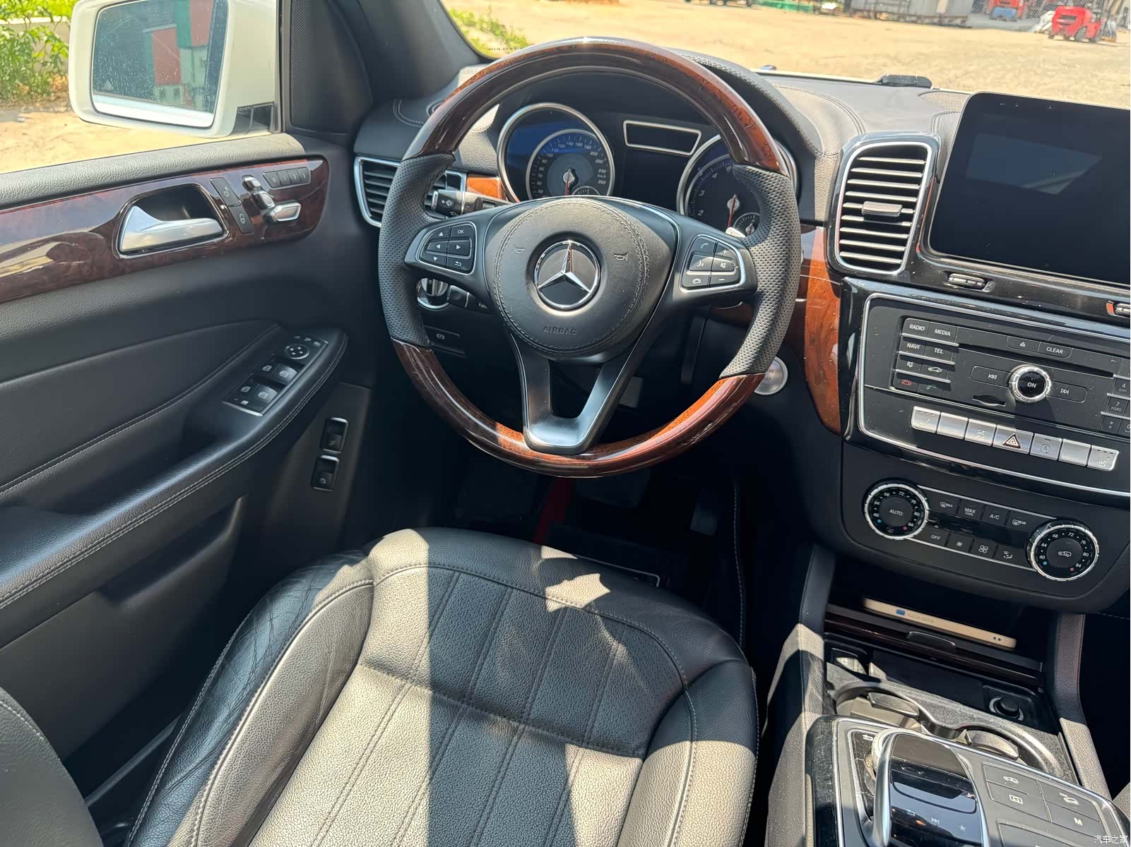 Mercedes-Benz GLS, 2017 29