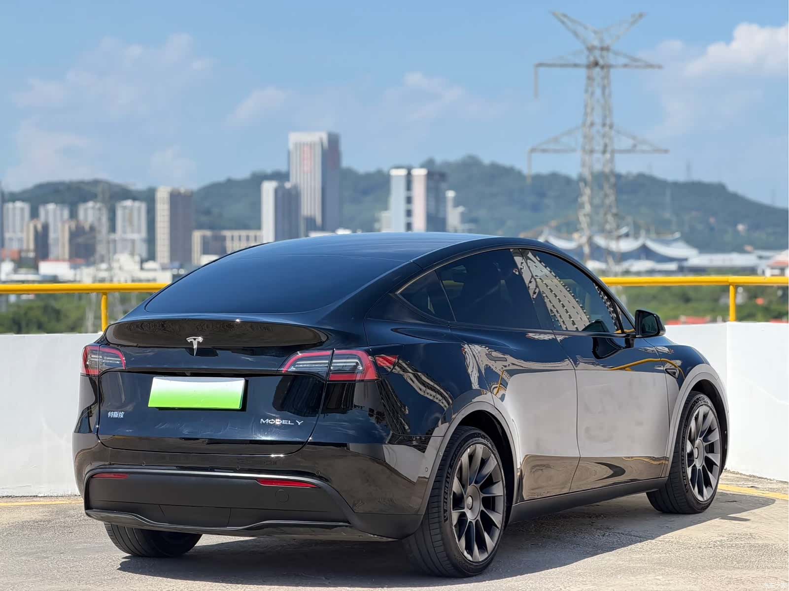 Tesla Model Y, 2022 4