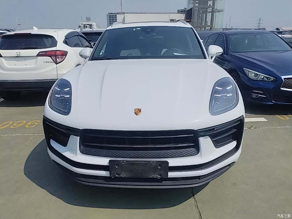Porsche Macan, 2022 3