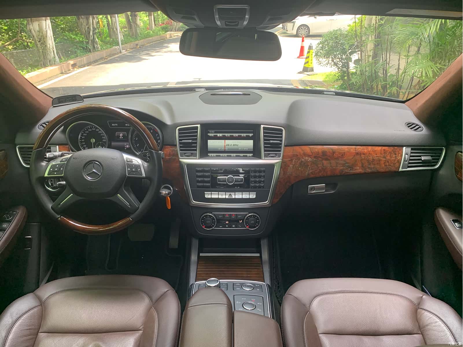 Mercedes-Benz M-Class, 2015 8
