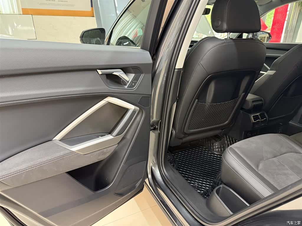 Audi Q3, 2023 11