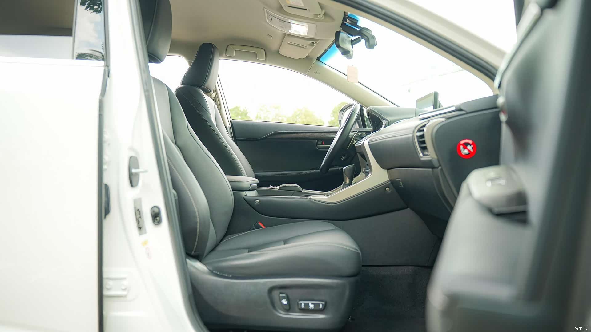 Lexus NX, 2018 8
