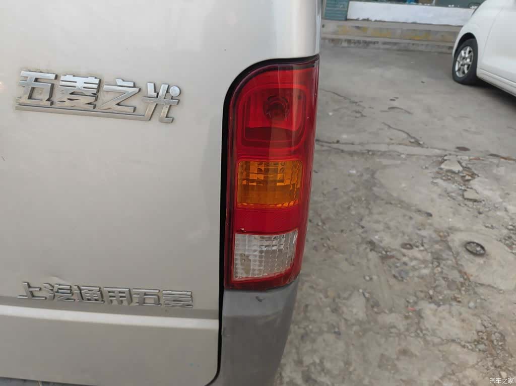 Wuling LSI, 2017 24