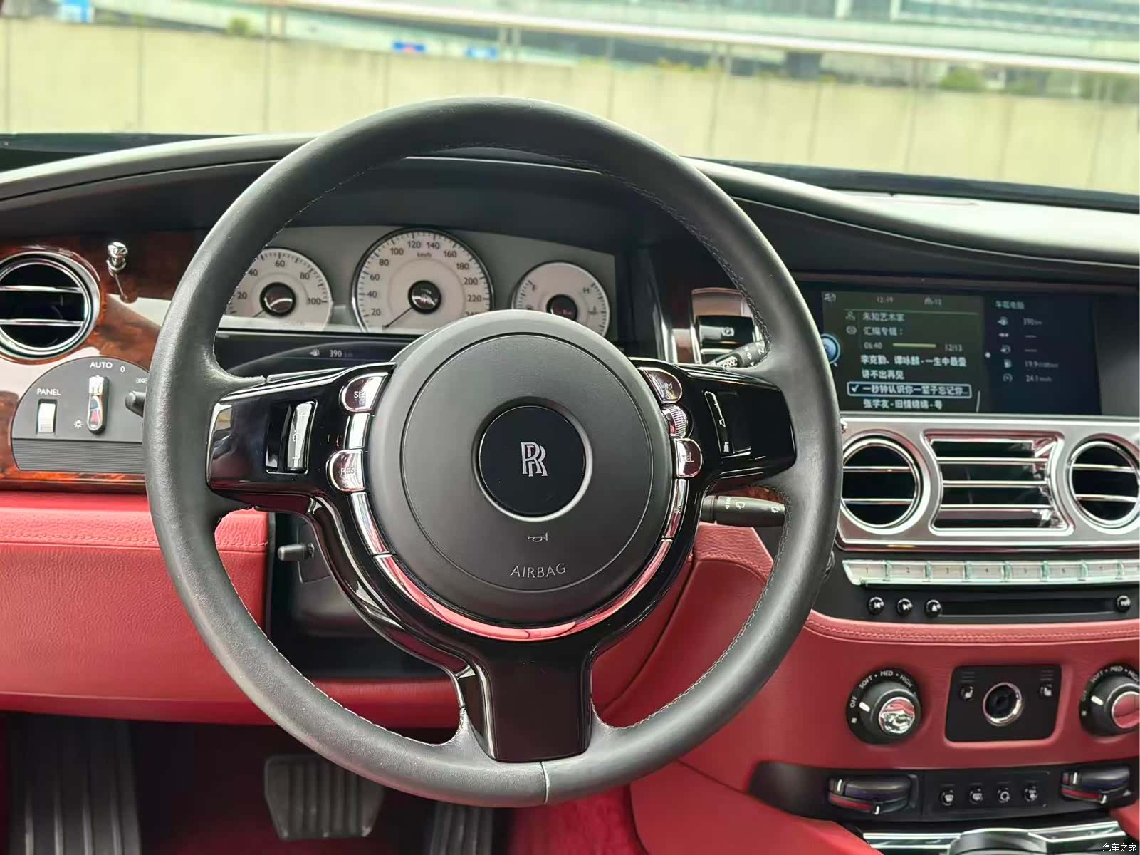 Rolls-Royce Ghost, 2010 11