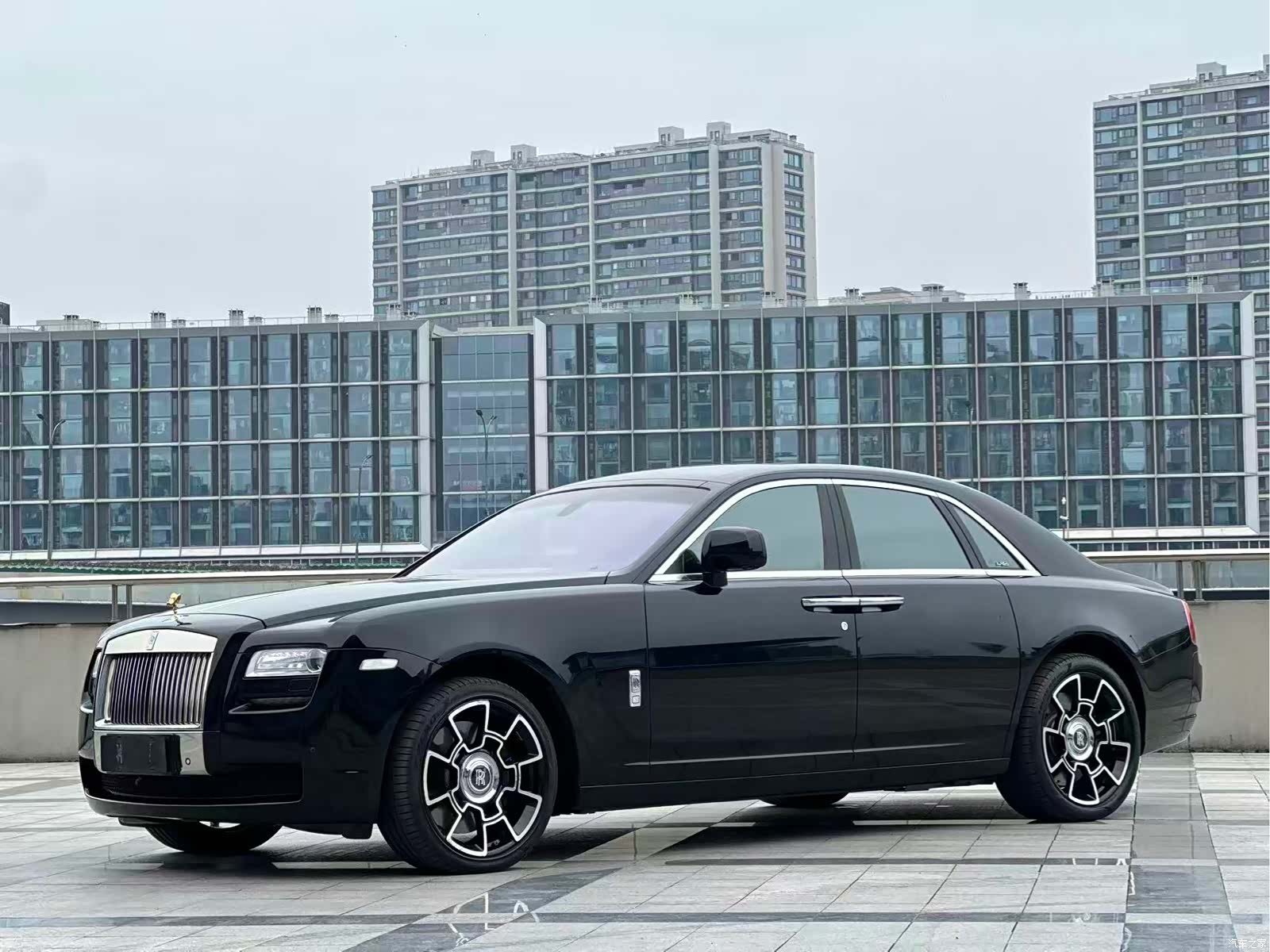Rolls-Royce Ghost, 2010 1